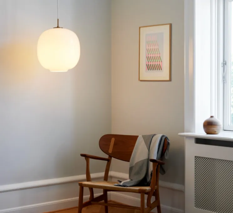 Suspension, VL 45 Radiohus, blanc, verre opal brillant, Ø37cm, H44,8cm-Louis Poulsen