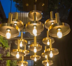 Suspension, Whizz, extérieur or satiné, intérieur noir, Ø25cm, H26cm - Faro