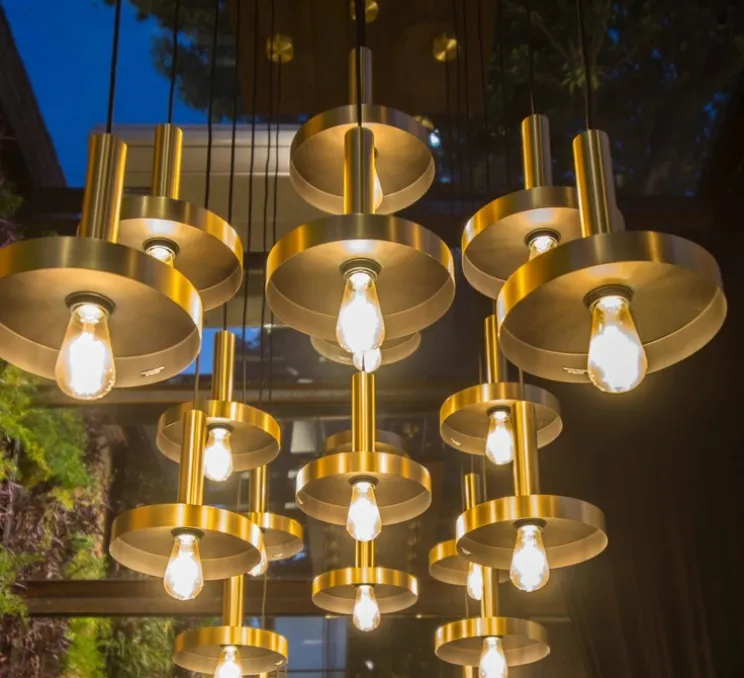 Suspension, Whizz, extérieur or satiné, intérieur noir, Ø25cm, H26cm - Faro