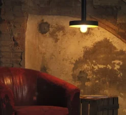 Suspension, Whizz, extérieur noir, intérieur or satiné, Ø25cm, H26cm - Faro