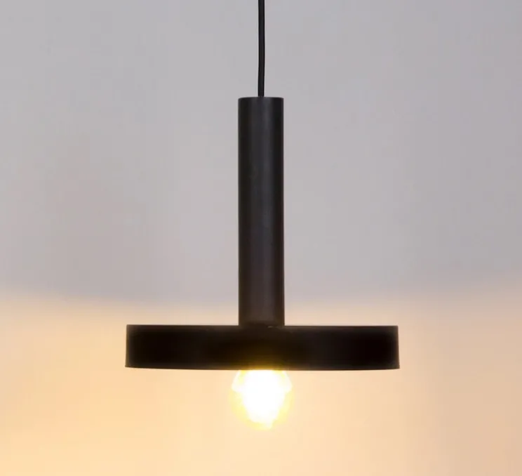Suspension, Whizz, extérieur noir, intérieur or satiné, Ø25cm, H26cm - Faro